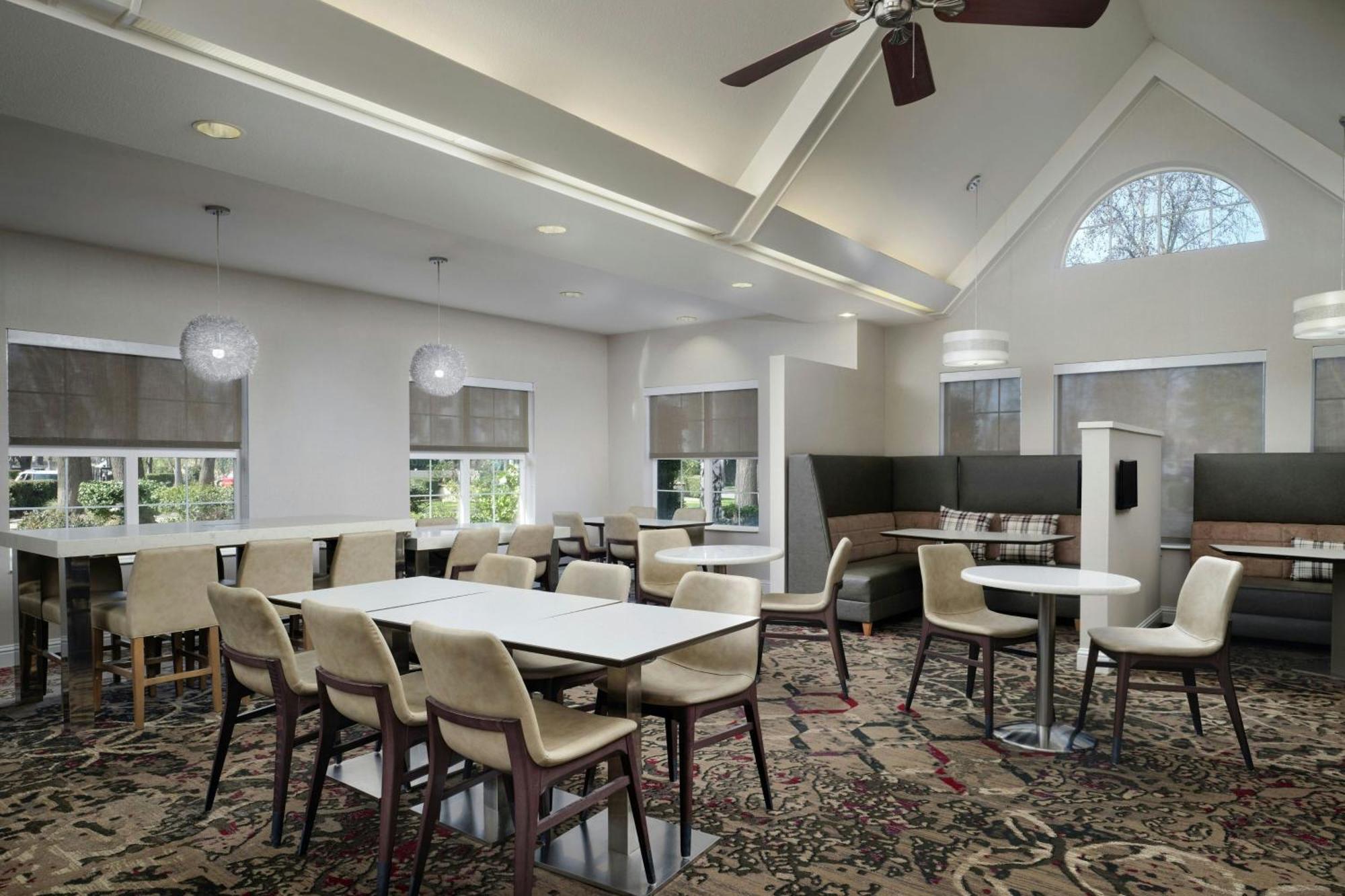 Residence Inn By Marriott Stockton Exteriér fotografie